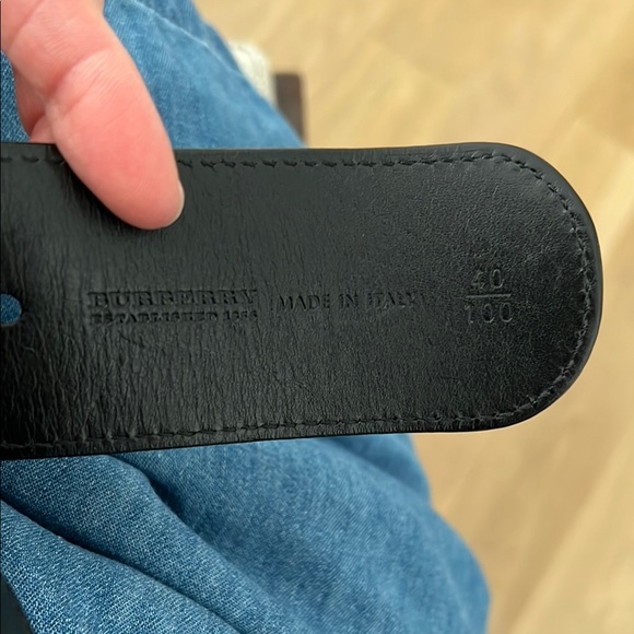 Burberry Black Leather Belt - Picture 2 of 3